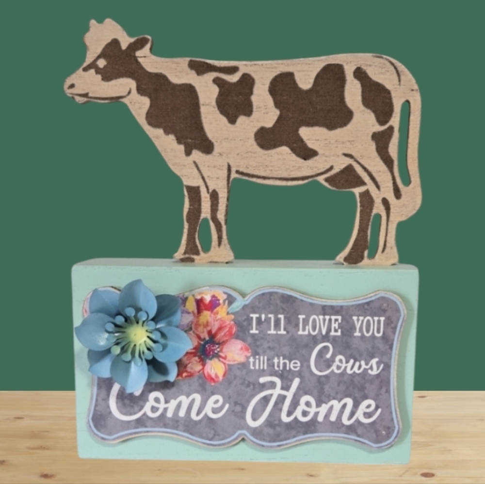 The Pioneer Woman Cow Decor